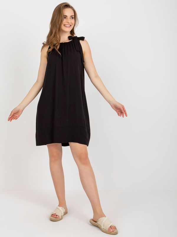 Fashionhunters Black dress with shoulder tie by OCH BELLA