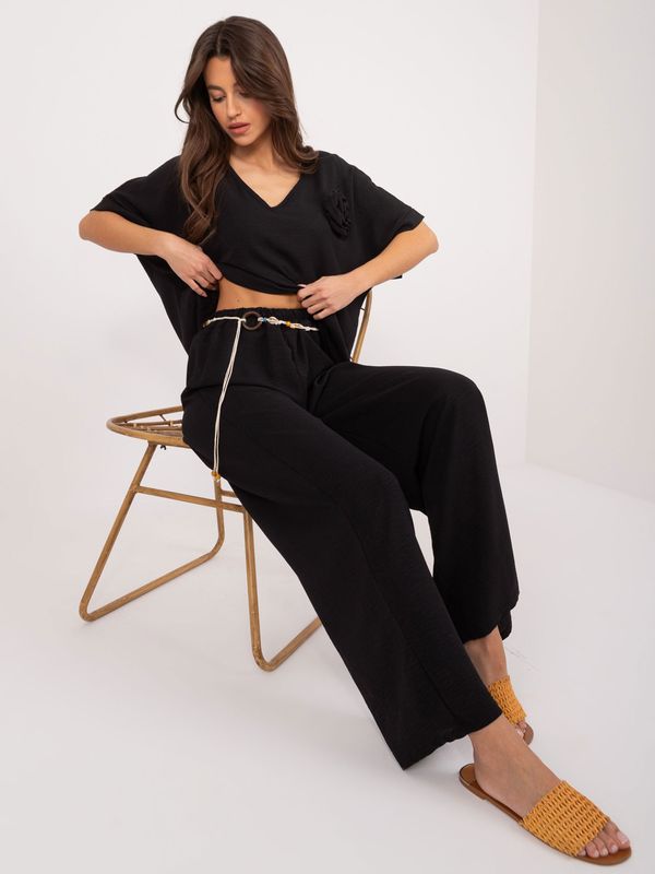 Fashionhunters Black fabric trousers with straight legs