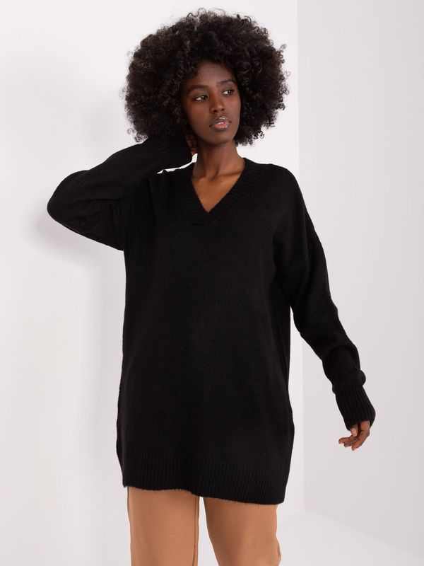 Fashionhunters Black long classic neckline sweater