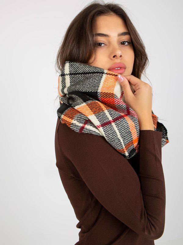 Fashionhunters Black-orange checkered winter chimney