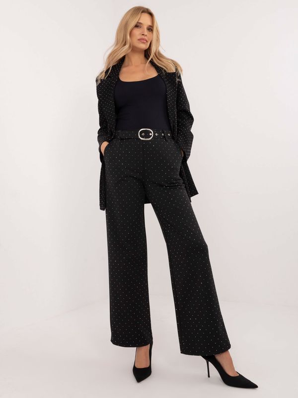 Fashionhunters Black women's fabric trousers with belt