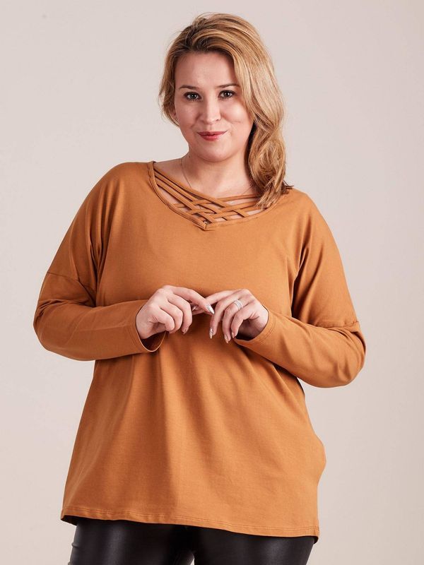 Yups Blouse with a braided neckline brown