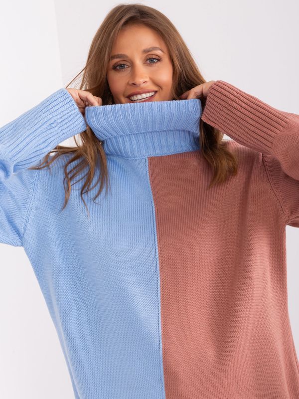 Fashionhunters Blue and off-pink two-tone turtleneck