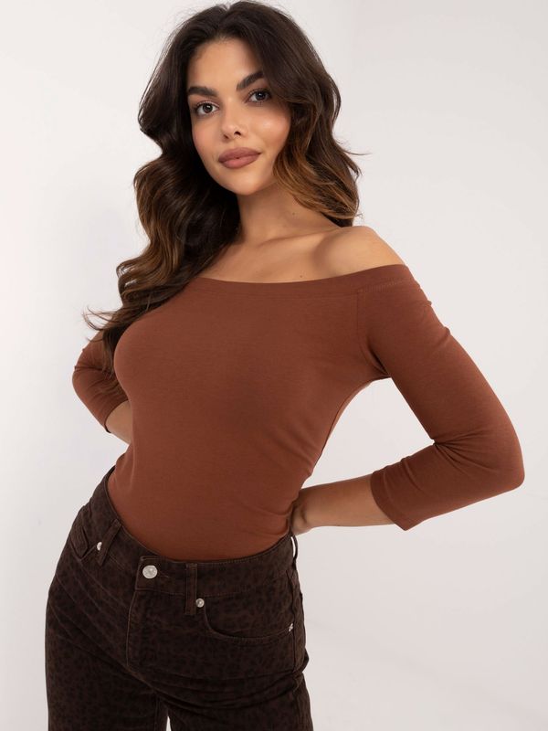 BASIC Feel Good Brown fitted Spanish blouse Blink BASIC FEEL GOOD