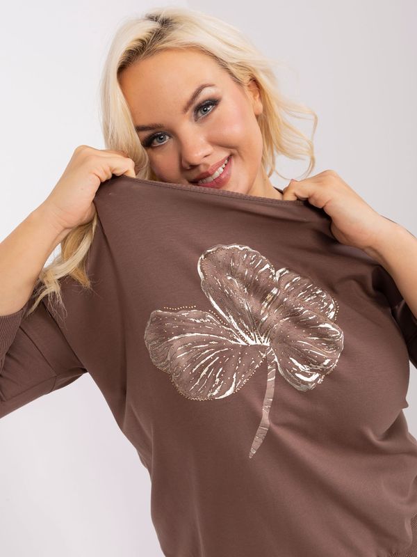 Fashionhunters Brown plus size blouse with glossy print