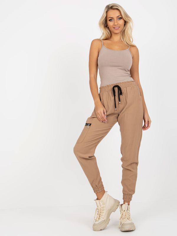 Fashionhunters Camel cargo trousers ZULUNA with pockets