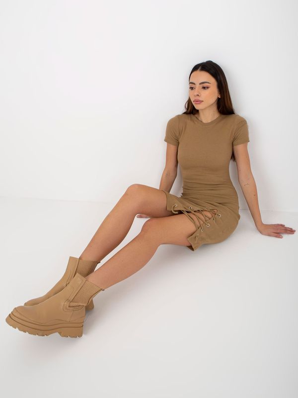 Fashionhunters Camel ribbed fitted dress with short sleeves