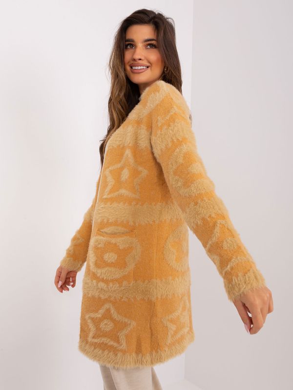Fashionhunters Camel sweater with patterns