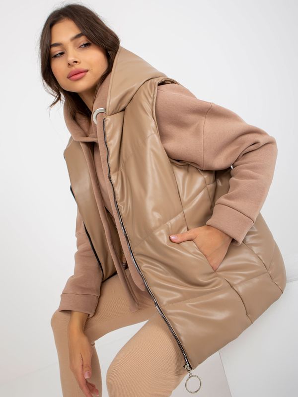 Fashionhunters Camel vest made of eco leather with pockets
