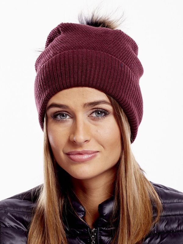 Fashionhunters Cap with fur pompom burgundy