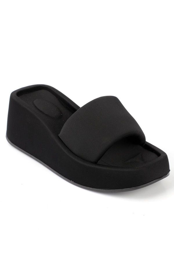 Capone Outfitters Capone Outfitters Capone Black Women's Slippers