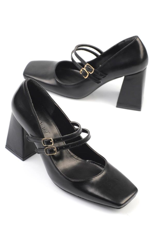 Capone Outfitters Capone Outfitters Capone Flat Toe Mary Jane Medium Heel Women's Shoes