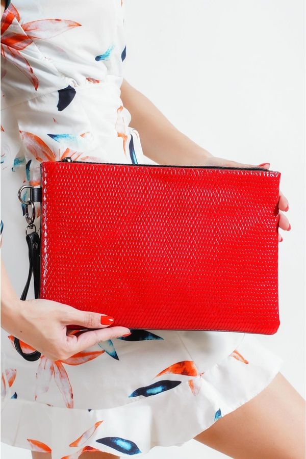 Capone Outfitters Capone Outfitters Capone Patent Leather Snake Pattern Paris Red Women's Clutch Bag