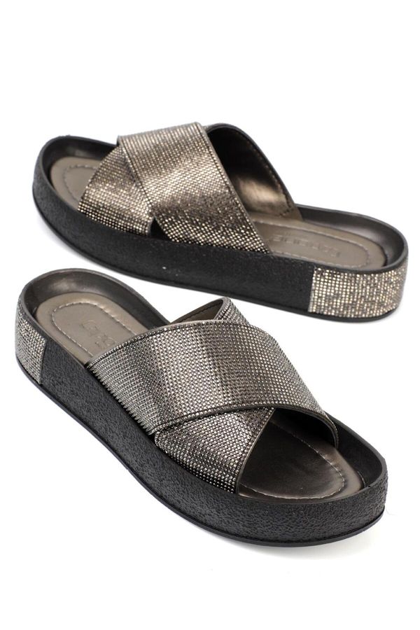 Capone Outfitters Capone Outfitters Cross Stony Banded Stone Detailed Wedge Heel Women's Slippers