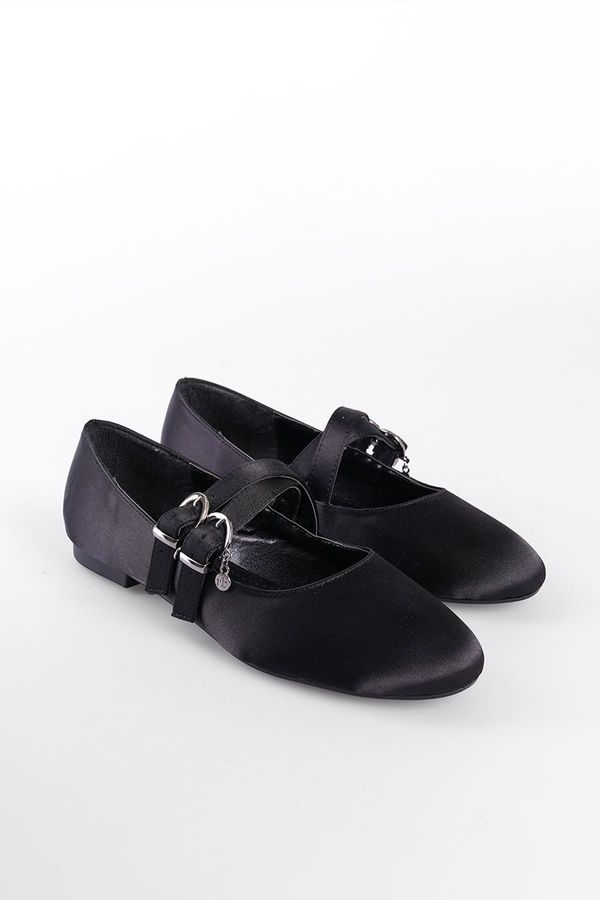 Capone Outfitters Capone Outfitters Double Band Buckled Ballerinas