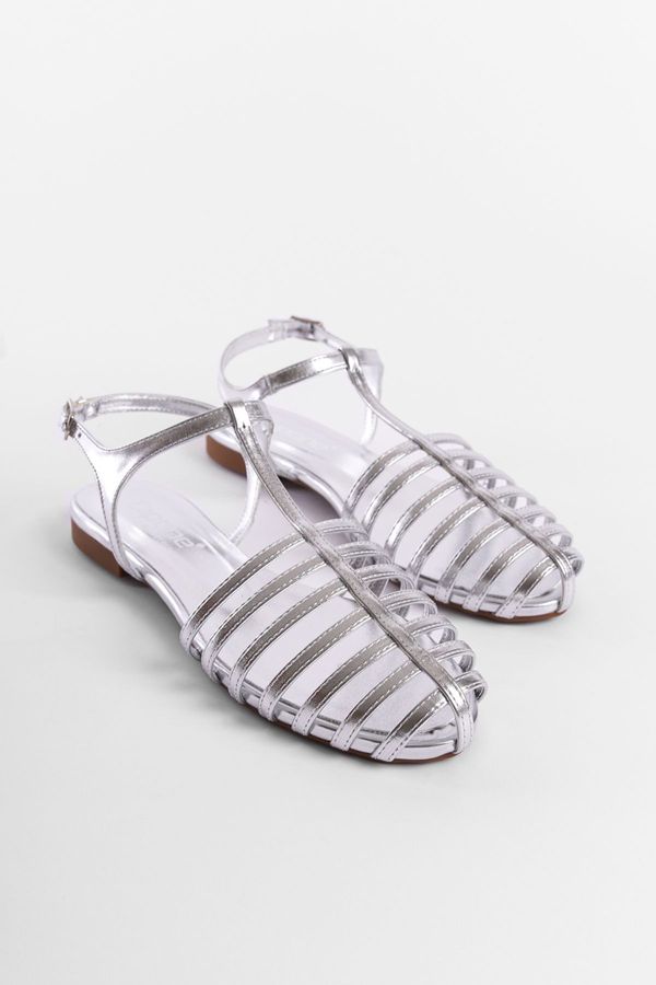 Capone Outfitters Capone Outfitters Gladiator Flats