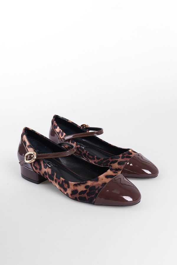 Capone Outfitters Capone Outfitters Low Heeled Strappy Leopard Women's Shoes