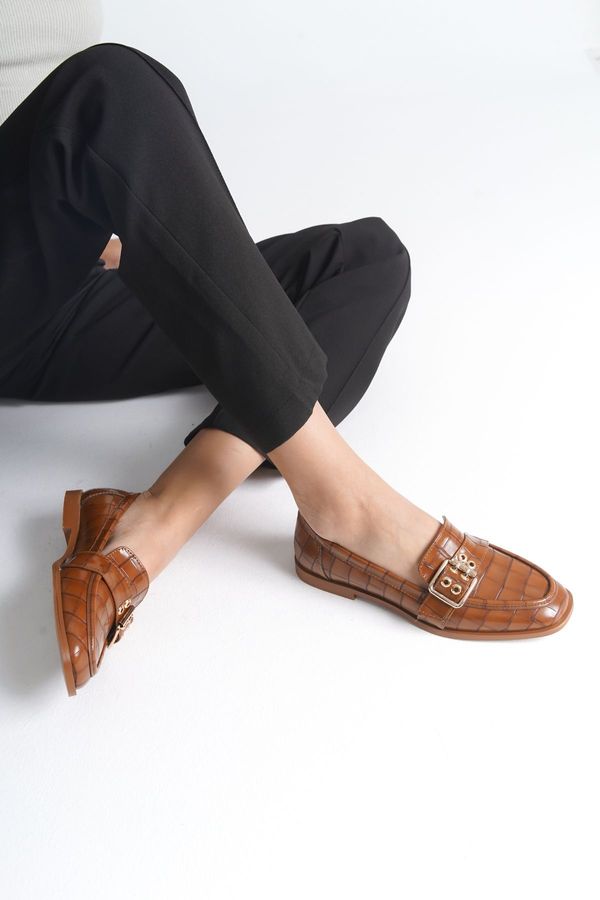 Capone Outfitters Capone Outfitters Metal Buckle Women's Loafer Shoes