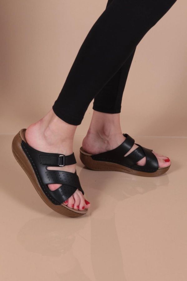 Capone Outfitters Capone Outfitters Mules - Black - Wedge