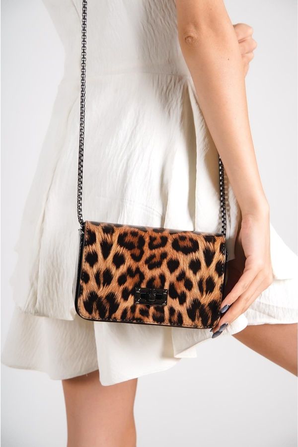 Capone Outfitters Capone Outfitters Shoulder Bag - Brown - Animal print