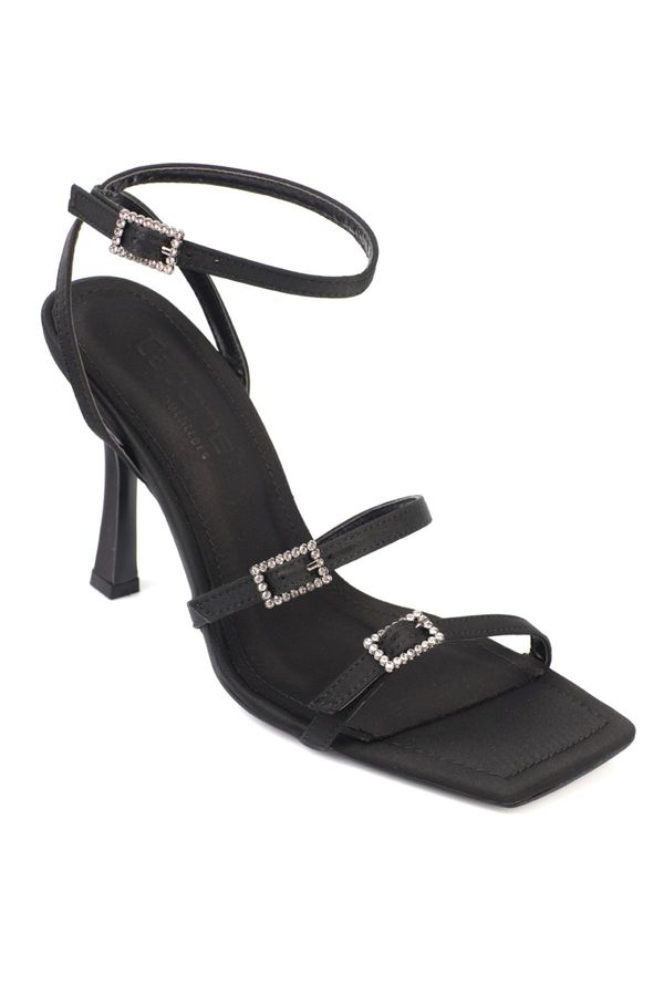 Capone Outfitters Capone Outfitters Stony Buckle High Heel Women's Booty Toe Sandals