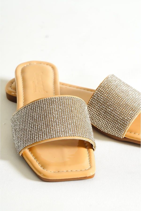 Capone Outfitters Capone Outfitters With Capone Stones, Single Strap, Flat Heel, Quilted Nude Women's Slippers.