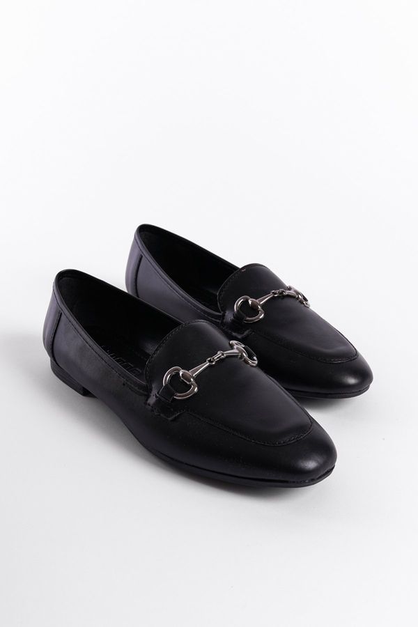 Capone Outfitters Capone Outfitters Women's Buckle Flats
