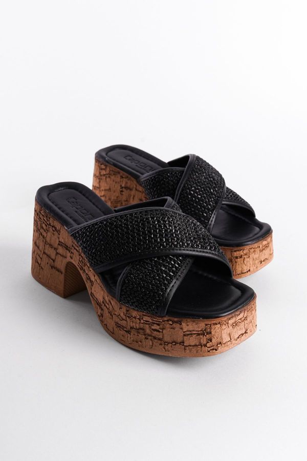 Capone Outfitters Capone Outfitters Women's Cork Platform Sold Straw Cross Band Slippers