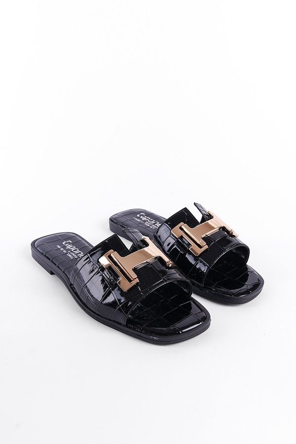 Capone Outfitters Capone Outfitters Women's H Gold Buckle Slippers