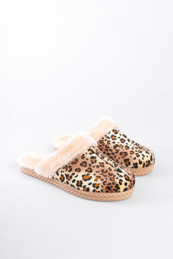 Capone Outfitters Capone Outfitters Women's House Slippers