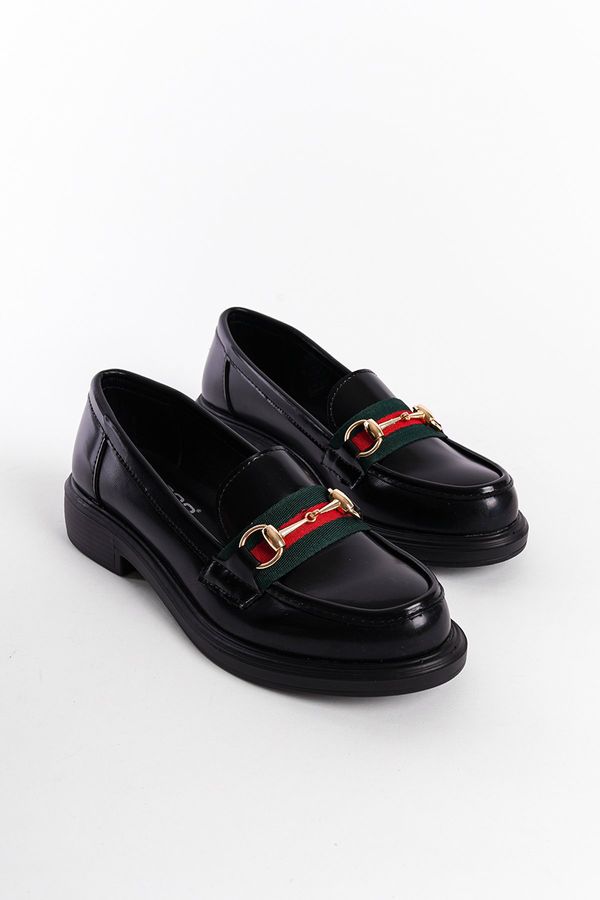 Capone Outfitters Capone Outfitters Women's Loafers with Metal Buckles