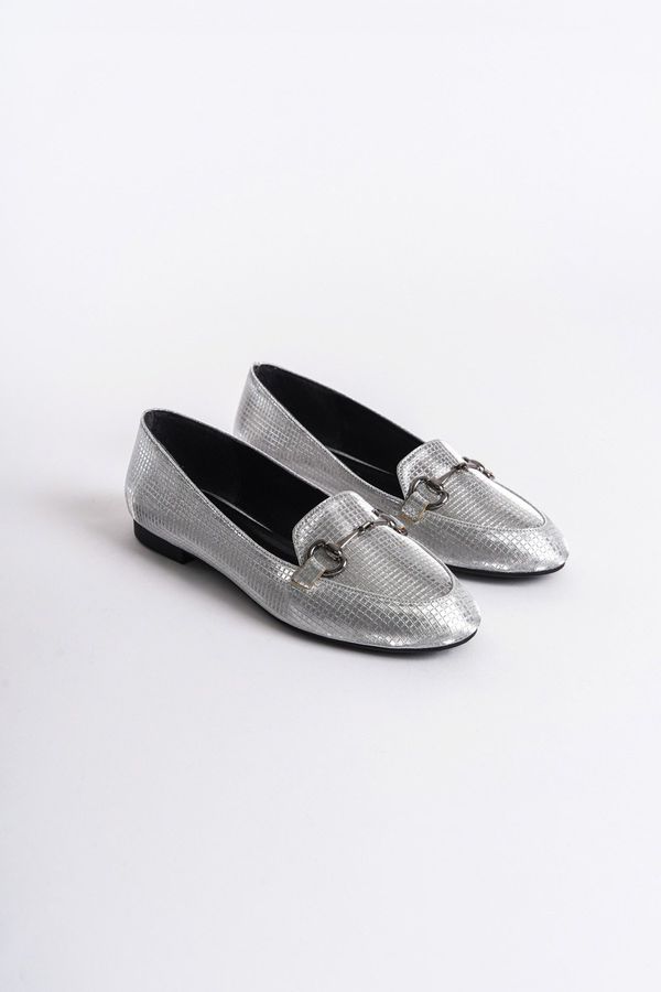 Capone Outfitters Capone Outfitters Women's Pointed Toe Silvery Buckle Flats