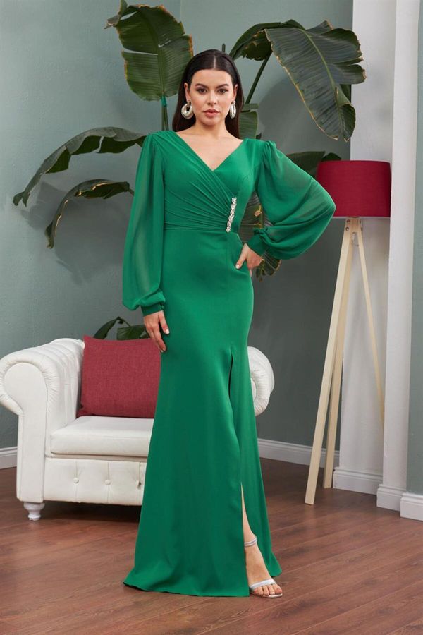 Carmen Carmen Emerald Chiffon Buckle Detailed Long Evening Dress