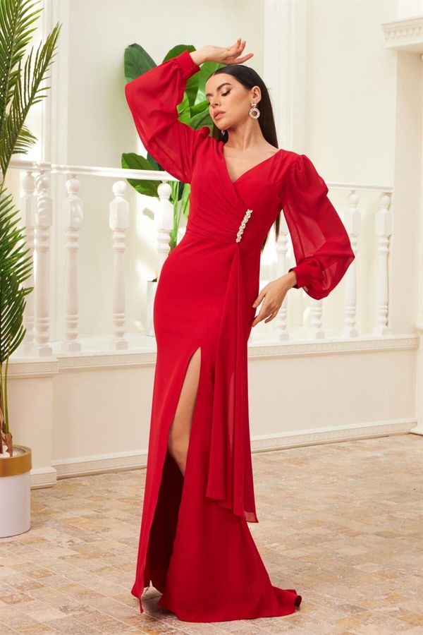 Carmen Carmen Red Chiffon Buckle Detailed Long Evening Dress