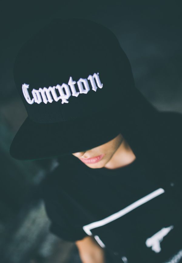 Mister Tee Compton Snapback Black