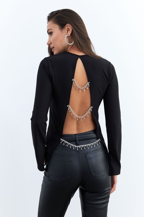 Cool & Sexy Cool & Sexy Women's Black Back Low-Cut Accessory Blouse