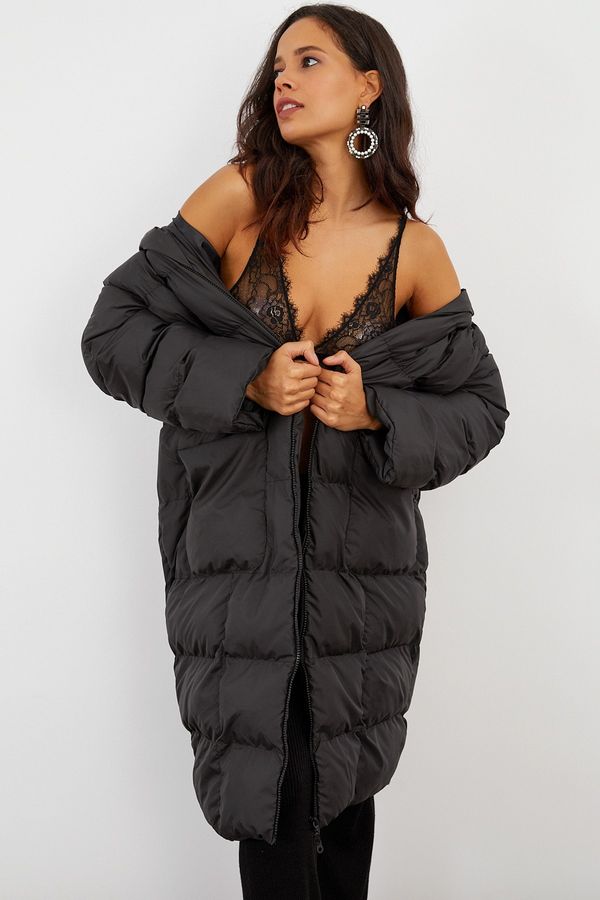 Cool & Sexy Cool & Sexy Women's Black Hooded Puffy Long Coat MX06
