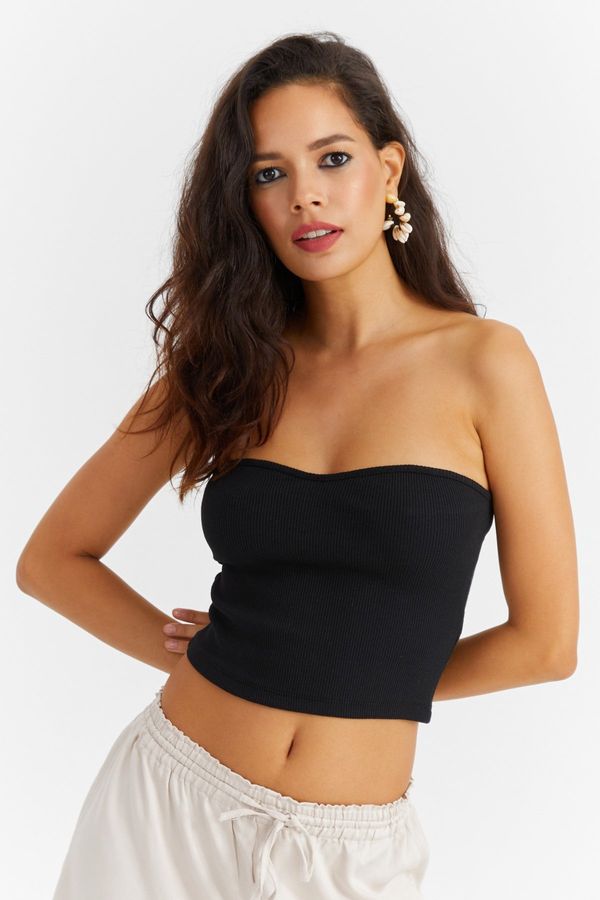 Cool & Sexy Cool & Sexy Women's Black Sweetheart Crop Blouse