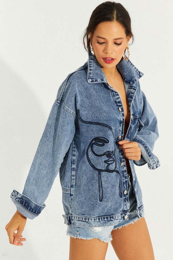 Cool & Sexy Cool & Sexy Women's Blue Embroidered Denim Jacket IS801