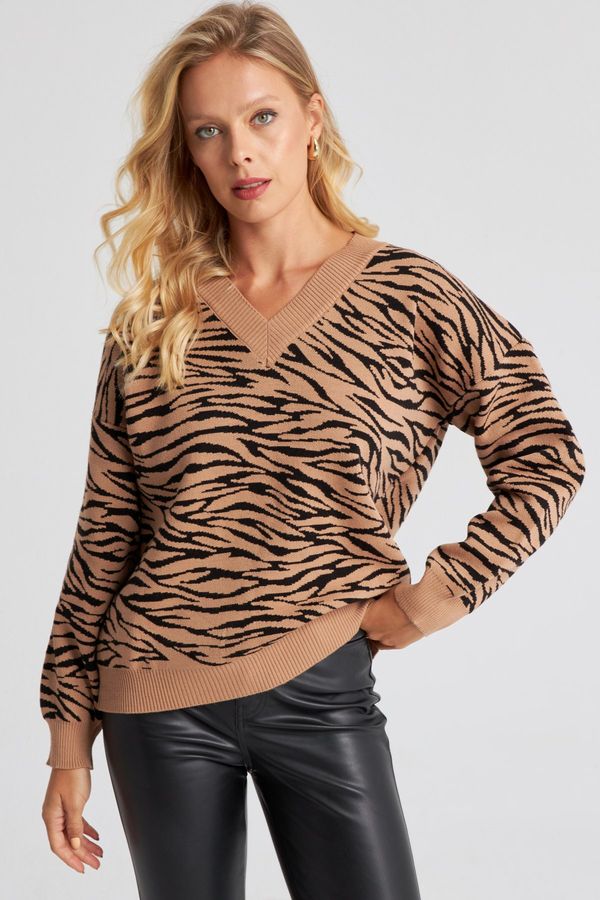 Cool & Sexy Cool & Sexy Women's Camel Zebra Patterned Knitwear Sweater YZ521
