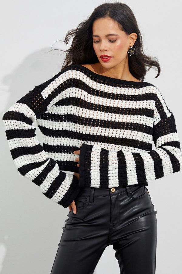 Cool & Sexy Cool & Sexy Women's Ecru-Black Spanish Sleeve Openwork Knitwear Short Blouse YV109