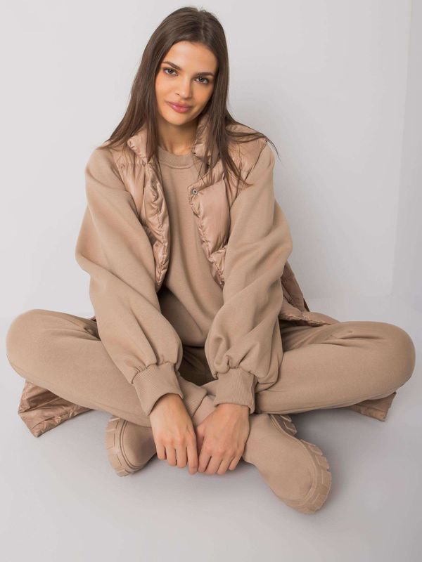 Fashionhunters Dark beige three-piece set with Minneola vest