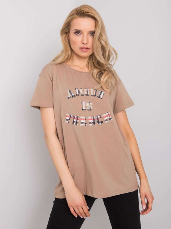 Fashionhunters Dark beige women's T-shirt with inscription