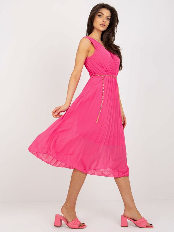 Fashionhunters Dark pink pleated dress with clutch neckline