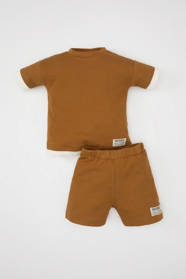 DEFACTO DEFACTO Baby Boy Waffle Short Sleeve T-Shirt Shorts 2-Piece Set