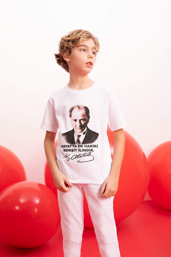 DEFACTO DEFACTO Boy Crew Neck Color Changing Ataturk Printed T-Shirt