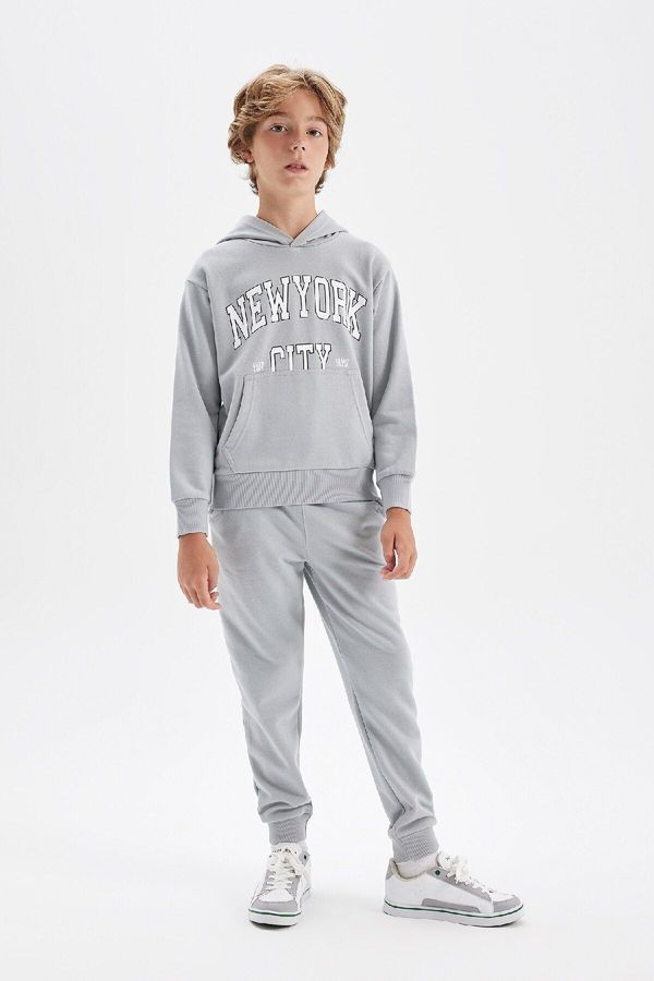 DEFACTO DEFACTO Boy Printed Sweatshirt Tracksuit Bottom 2-Piece Set