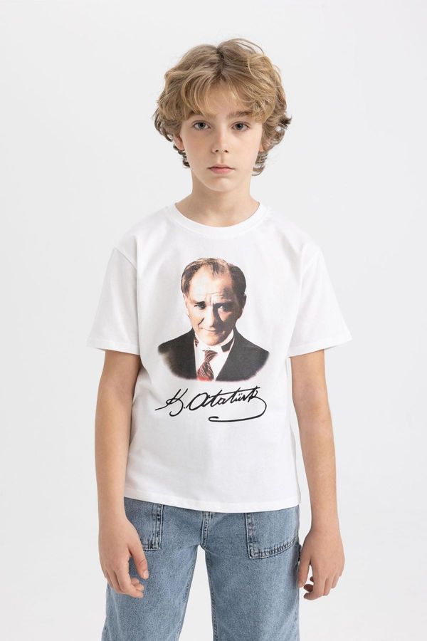 DEFACTO DEFACTO Boy&#39;s Crew Neck Color Changing Atatürk Printed Short Sleeve White T-Shirt