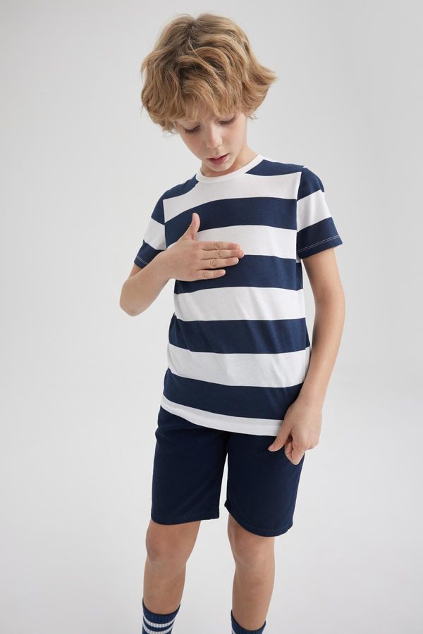 DEFACTO DEFACTO Boy&#39;s Crew Neck Striped Short Sleeve T-Shirt