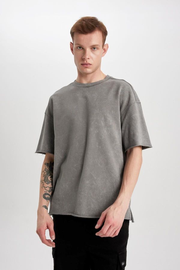 DEFACTO DEFACTO Comfort Fit Crew Neck Washed Faded Effect Short Sleeve T-Shirt